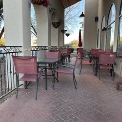 Paisano Cafe - Outside was comfortable
