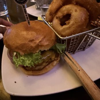 Aces & Ales - Yes, Please Cheeseburger - Sports Bars Near Me - Las Vegas, Nevada