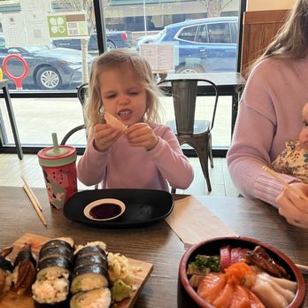 Musashi’s - Sushi expert (age 3). - Japanese Near Me - Redmond, Washington