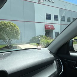 Picture of store. Picture of store.