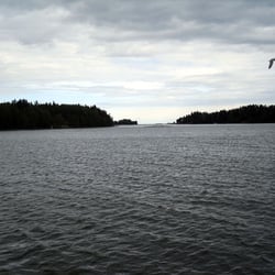 Tvijälp - Westendinkadulta kuvattuna vasemmalla Tvijälp, oikealla Varsasaari.