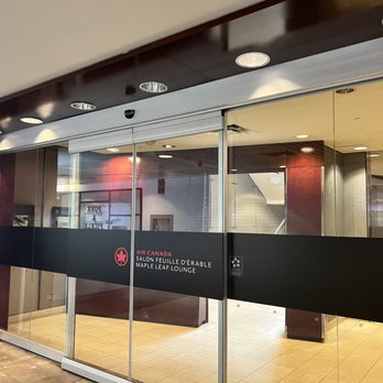 Salon Feuille d'Érable Air Canada - Lounge entrance - Airport Lounges Near Me - Dorval, Quebec Salon Feuille d'Érable Air Canada - Lounge entrance - Airport Lounges Near Me - Dorval, Quebec