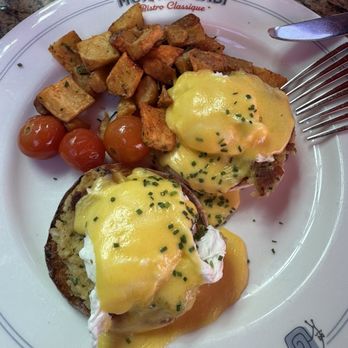 Mon Ami Gabi - Crab cake Benedict - French Near Me - Las Vegas, Nevada