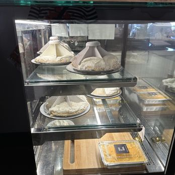 Jongewaard's Bake n Broil - Some of the desserts available for purchase - American Near Me - Long Beach, California