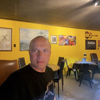 Rock N Raul's Smokehouse - Barbeque Near Me - Fort Davis, Texas