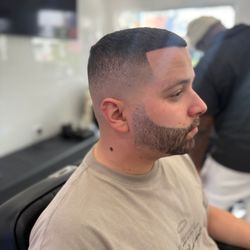XI Am Barbershop