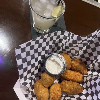 The 80s Bar - Jalepeno poppers and a marg - Dance Clubs Near Me - Placentia, California
