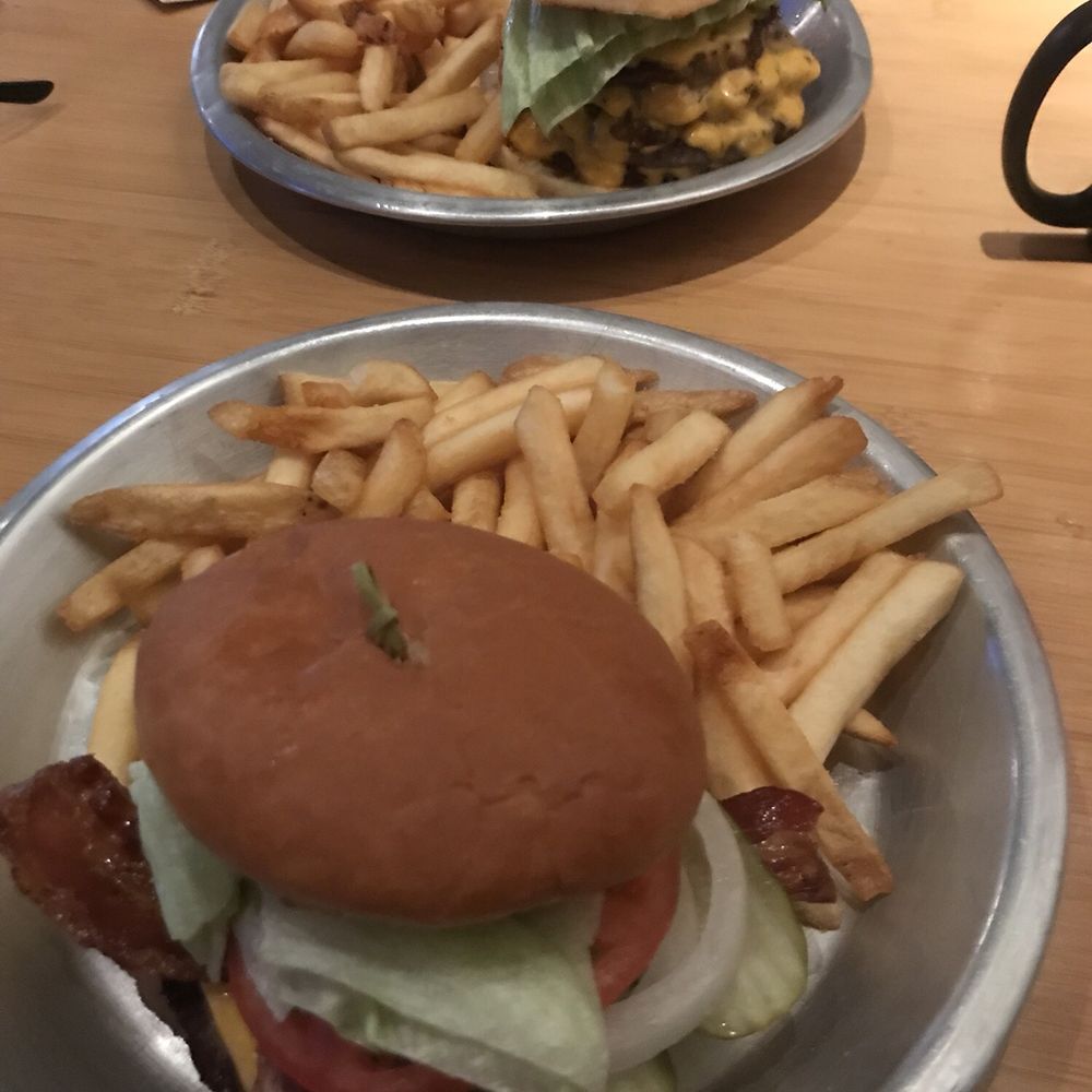 J DUB - Breakfast & Brunch Near Me - Bend, Oregon