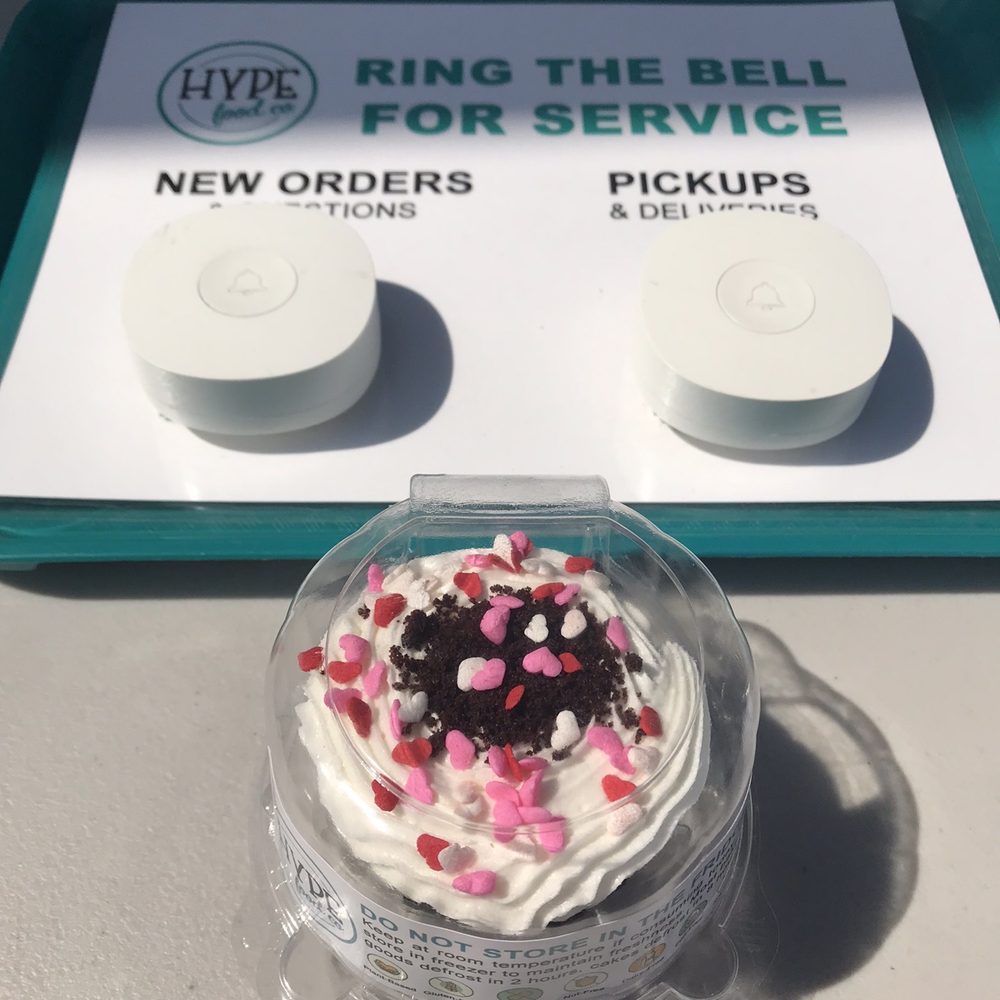 Hype Food - Cookies and Cream cupcake with heart sprinkles - Gluten-Free Near Me - Toronto, Ontario Hype Food - Cookies and Cream cupcake with heart sprinkles - Gluten-Free Near Me - Toronto, Ontario