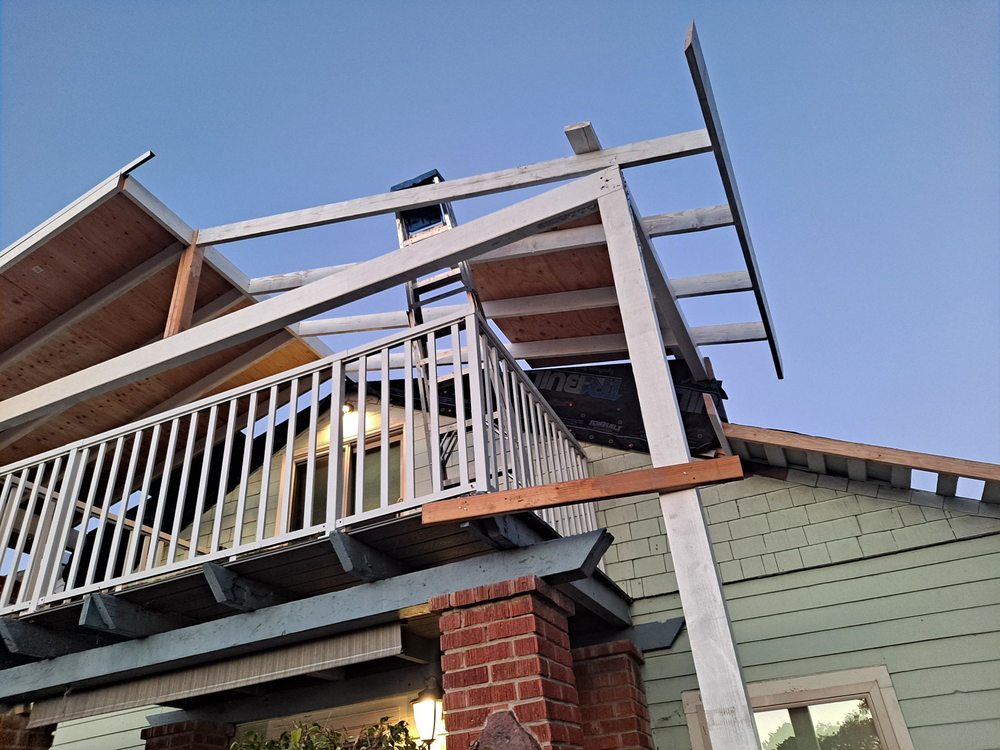 Slide of Alfaros and Son Roofing