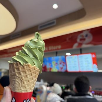 Mixue - Green tea soft serve - Ice Cream & Frozen Yogurt Near Me - New York, New York Mixue - Green tea soft serve - Ice Cream & Frozen Yogurt Near Me - New York, New York