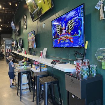 Honey Pot Meadery - 4 gaming stations and doggie bags at the front - Meaderies Near Me - Anaheim, California Honey Pot Meadery - 4 gaming stations and doggie bags at the front - Meaderies Near Me - Anaheim, California
