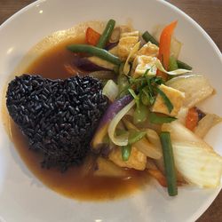 Sadudee Thai Food - Tofu, lemon grass with rice berry for lunch. Perfect portions absolutely fresh.