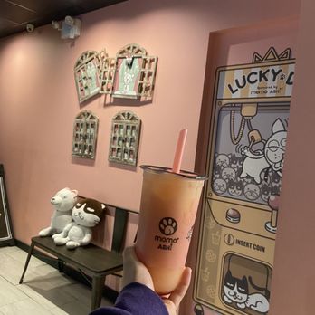 Momo Ashi - Strawberry Yakult - Bubble Tea Near Me - Bayside, New York