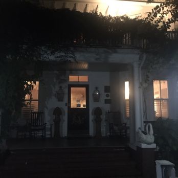 White Doe Inn - Front - Bed & Breakfast Near Me - Manteo, North Carolina