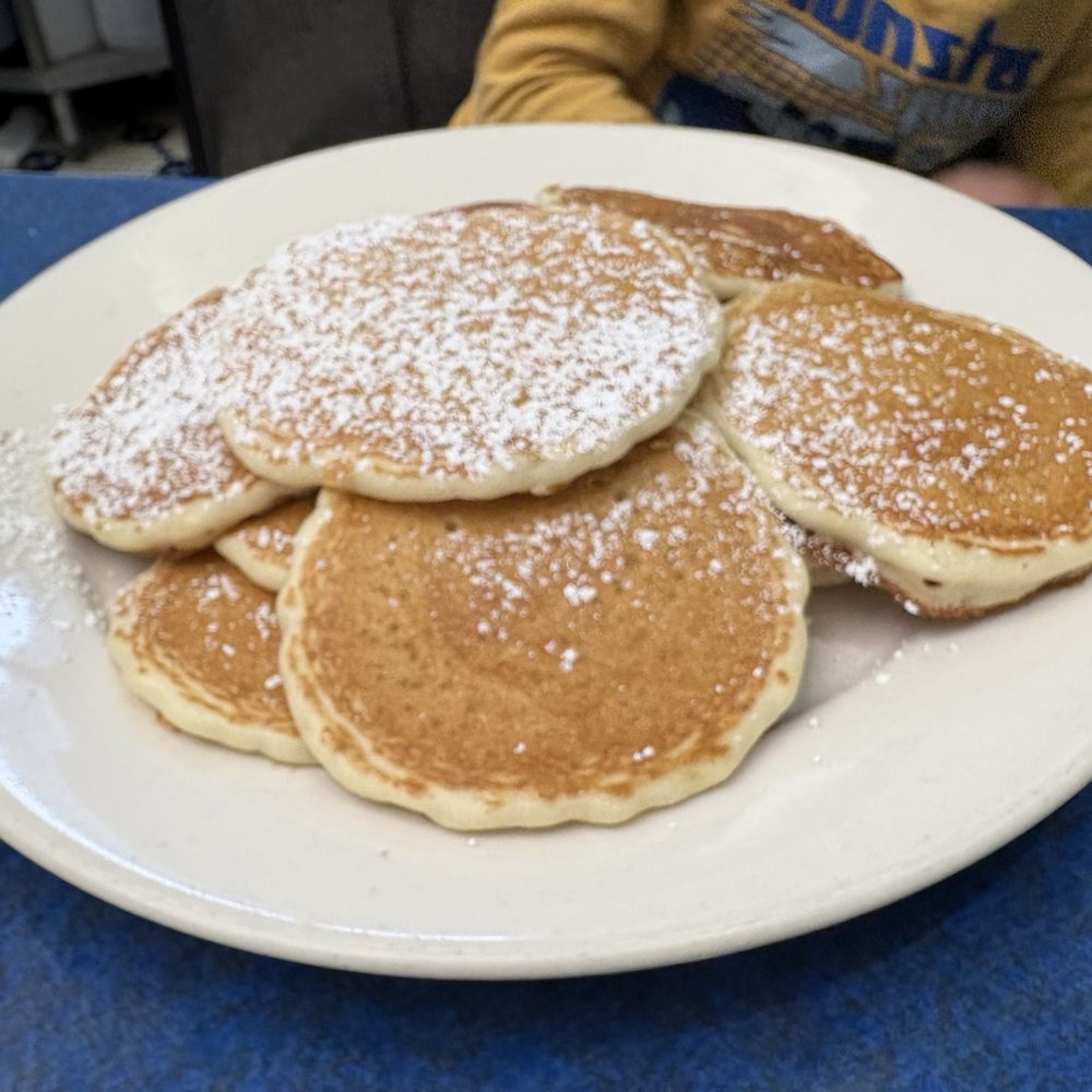 Skylight Diner - Dollar pancakes - American Near Me - New York, New York Skylight Diner - Dollar pancakes - American Near Me - New York, New York