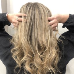 Fall blonde hair vibes!! Highlights by Maria B, best in the business for blonde hair!
