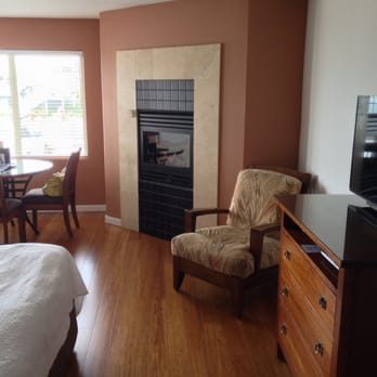 Little Sur Inn - Hotels Near Me - Cambria, California