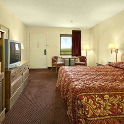 Super 8 by Wyndham Rayville - Guest Room