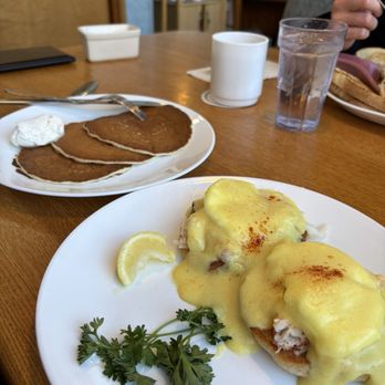 Pig 'N Pancake - Crab eggs benedict with sourdough pancakes - New American Near Me - Cannon Beach, Oregon Pig 'N Pancake - Crab eggs benedict with sourdough pancakes - New American Near Me - Cannon Beach, Oregon