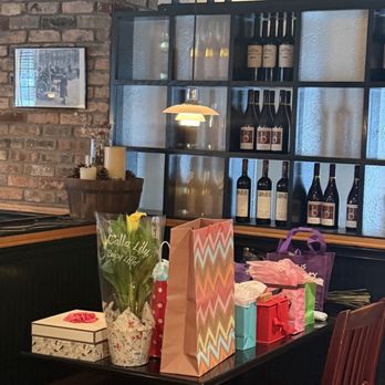 Lambertis Ristorante & Wine Bar - Wine Bars Near Me - Irving, Texas