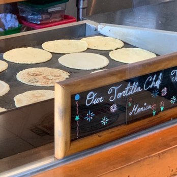 Poquito Mas - The house made tortillas are great! - Mexican Near Me - Los Angeles, California