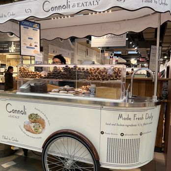 Eataly Boston - Cannoli cart - Pizza Near Me - Boston, Massachusetts