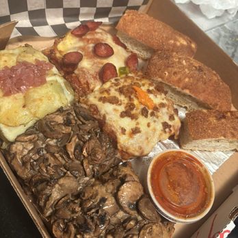 Pizza Friendly Pizza - Pizza Near Me - Chicago, Illinois