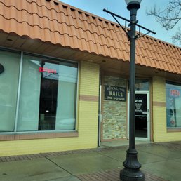 Exterior outside entrance of Royal Oaks Nails - Front - Royal Oak, Michigan Exterior outside entrance of Royal Oaks Nails - Front - Royal Oak, Michigan