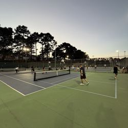 Gellert Park - 2 pickleball court with Lights
