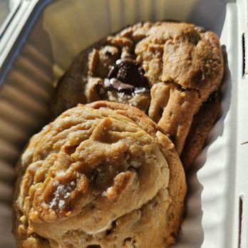 Seven Brothers - White chocolate mac nut and Chocolate chip cookie - Seafood Near Me - Kahuku, Hawaii Seven Brothers - White chocolate mac nut and Chocolate chip cookie - Seafood Near Me - Kahuku, Hawaii
