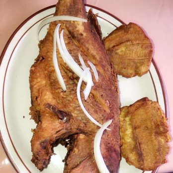 Piman Bouk Restaurant - Fried fish and plantains - Caribbean Near Me - Miami, Florida