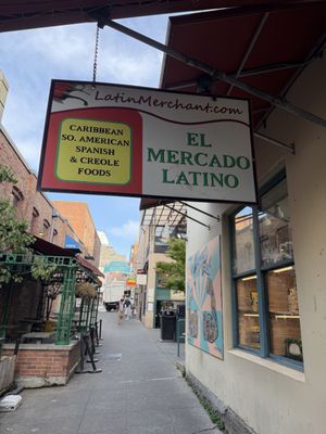 El Mercado Latino by null