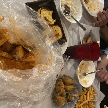 Craving Crab Haus - Seafood boil ,Cajun fries ,Garlic noodles , lemon pepper wings ,street corn - Cajun/Creole Near Me - Riverside, California