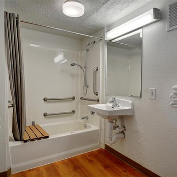 Motel 6 Springfield - Chicopee - Guest Room - Hotels Near Me - Chicopee, Massachusetts Motel 6 Springfield - Chicopee - Guest Room - Hotels Near Me - Chicopee, Massachusetts