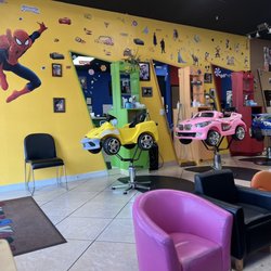 Cuts 4 Kids & Family - Car seats for the kids