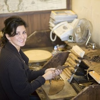 El Leon Cigars - Marie at work - Tobacco Shops Near Me - Los Angeles, California El Leon Cigars - Marie at work - Tobacco Shops Near Me - Los Angeles, California