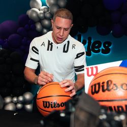 Cookies - NBA Legend Mike Bibby Meet & Greet