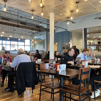 First Watch - Inside - Breakfast & Brunch Near Me - Atlanta, Georgia