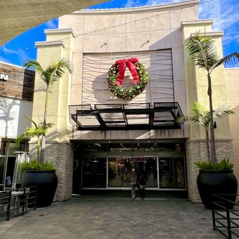 The Shops at Santa Anita - Lovely Christmas decor 2023 - Shopping Centers Near Me - Arcadia, California The Shops at Santa Anita - Lovely Christmas decor 2023 - Shopping Centers Near Me - Arcadia, California