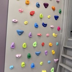 Tumwater Timberland Library - Rock wall