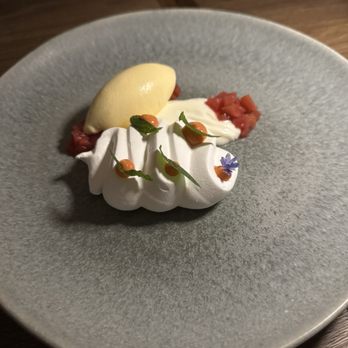 The Nuaa Table - Pavlova - Thai Near Me - Brooklyn, New York