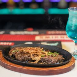 Cloudnine Bar and Grill - Skillet steak