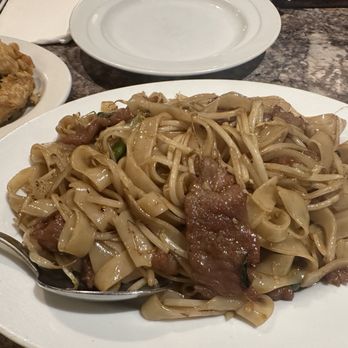Ho Ho Gourmet - Beef Chow Fun - Chinese Near Me - Saint Paul, Minnesota