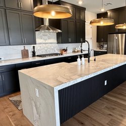 Everest Granite & Cabinets - Overall kitchen.