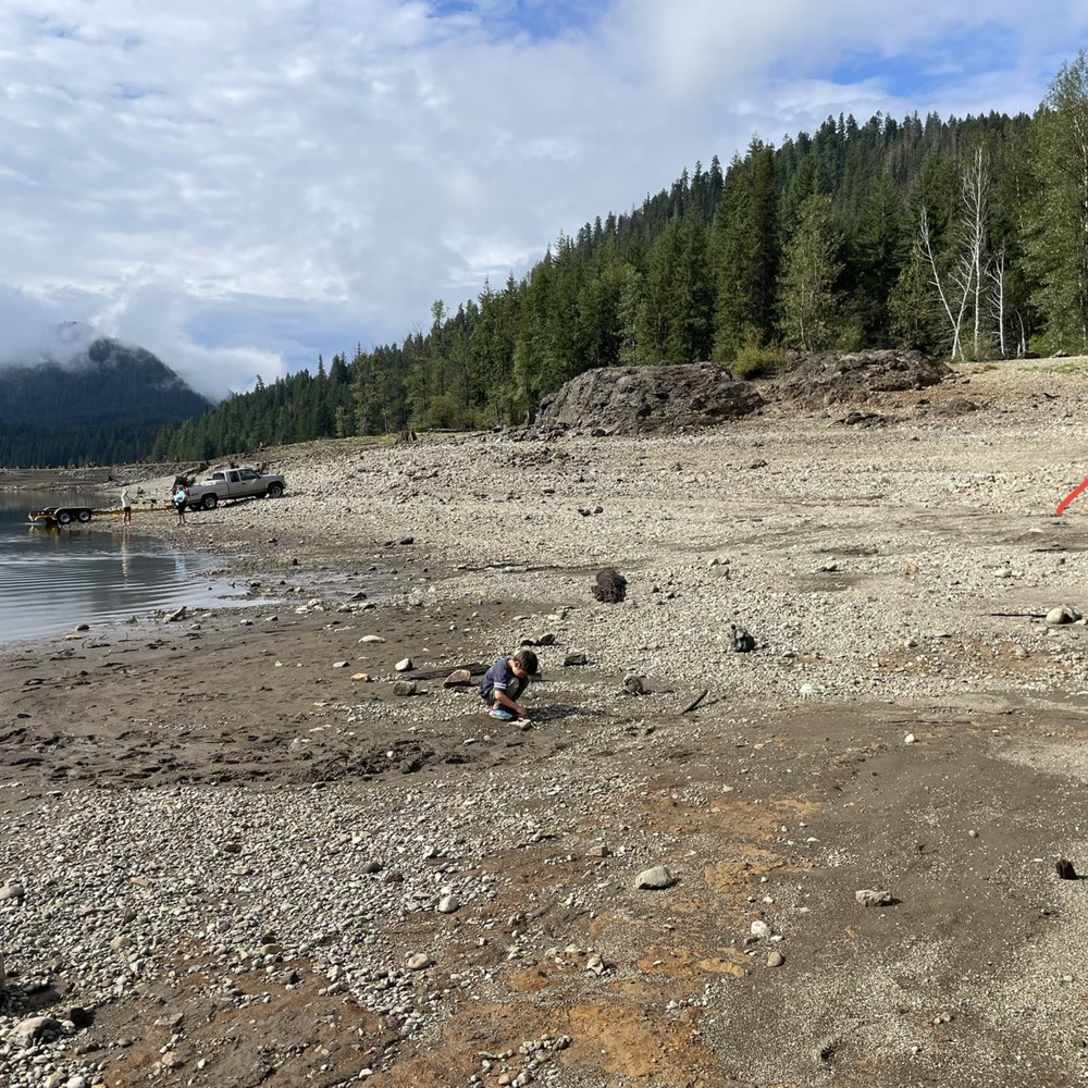 Lake Kachess Campground - End of Boat launch (red star) far from actual water line - Campgrounds Near Me - Easton, Washington Lake Kachess Campground - End of Boat launch (red star) far from actual water line - Campgrounds Near Me - Easton, Washington