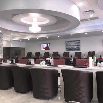 Nail Lounge at Millenia - Clean and pretty :) right next to Ulta beauty - Nail Salons Near Me - Orlando, Florida