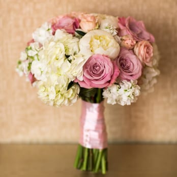 Flowers by Stem - Florists Near Me - Chicago, Illinois
