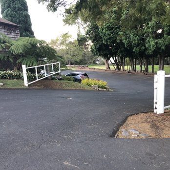 Kula Lodge & Restaurant - Parking no sign saying closed at 5 - Breakfast & Brunch Near Me - Kula, Hawaii Kula Lodge & Restaurant - Parking no sign saying closed at 5 - Breakfast & Brunch Near Me - Kula, Hawaii