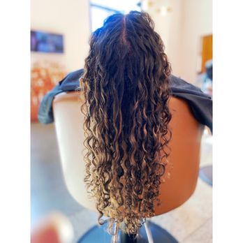 SimoneDidIt - Hair Stylists Near Me - Oakland, California